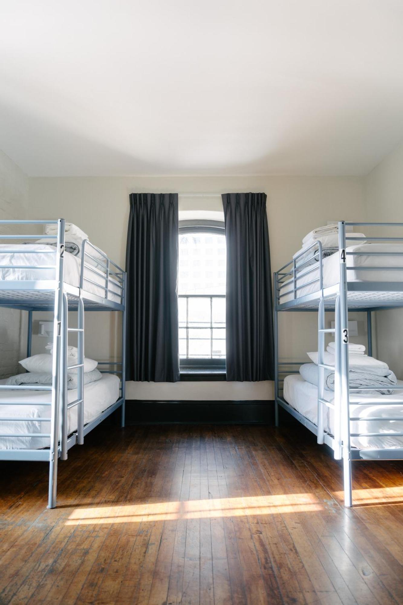 Saintlo Ottawa Jail Hostel Bagian luar foto
