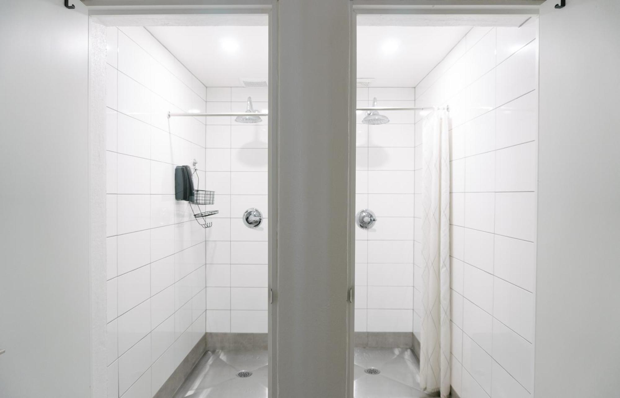 Saintlo Ottawa Jail Hostel Bagian luar foto