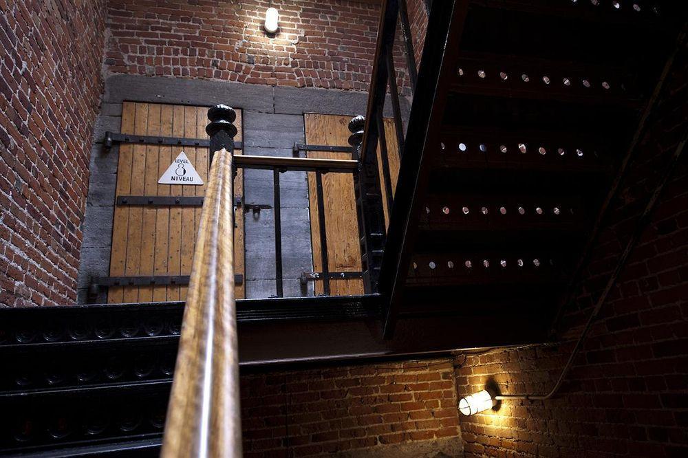 Saintlo Ottawa Jail Hostel Bagian luar foto