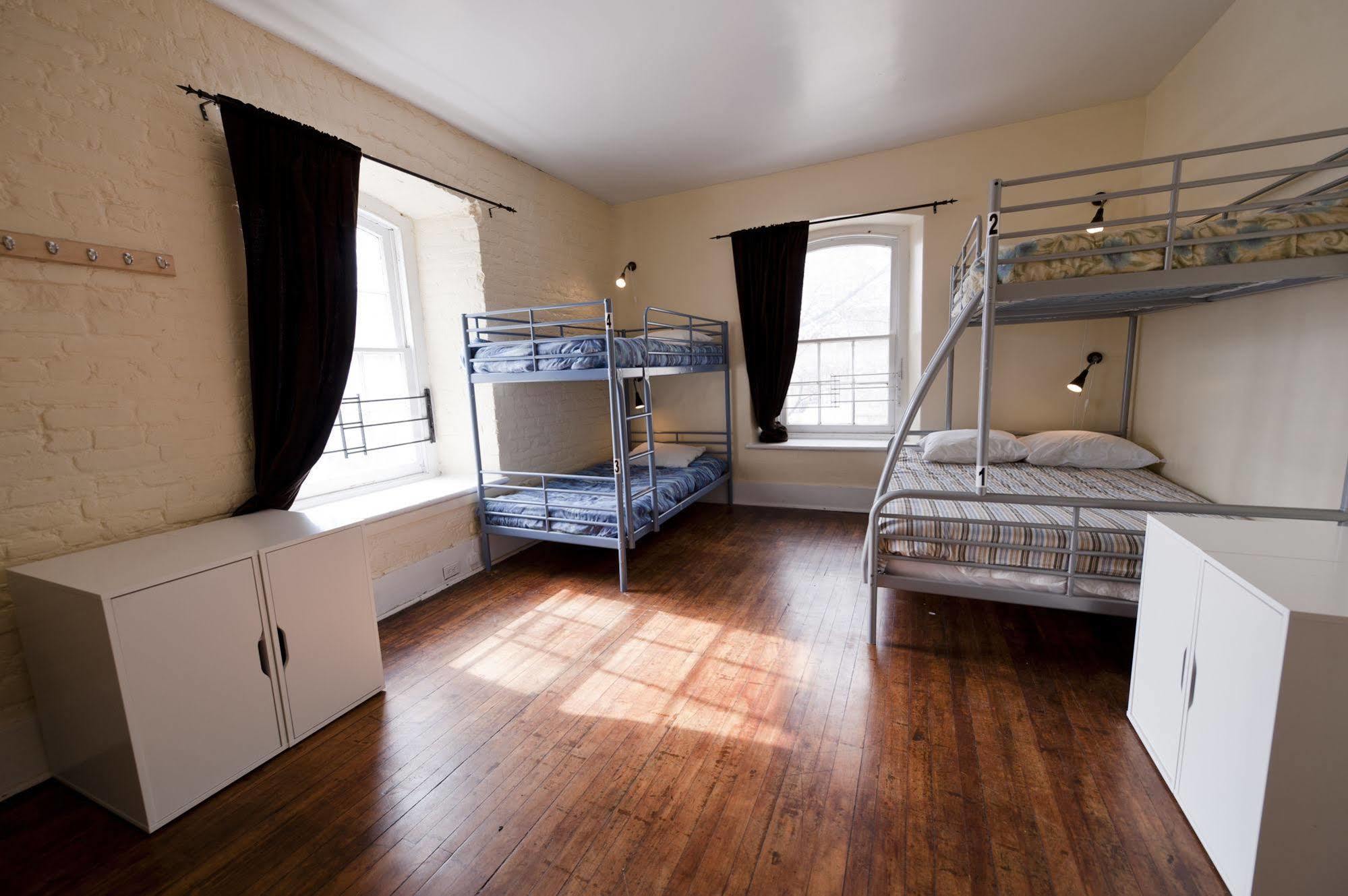 Saintlo Ottawa Jail Hostel Bagian luar foto