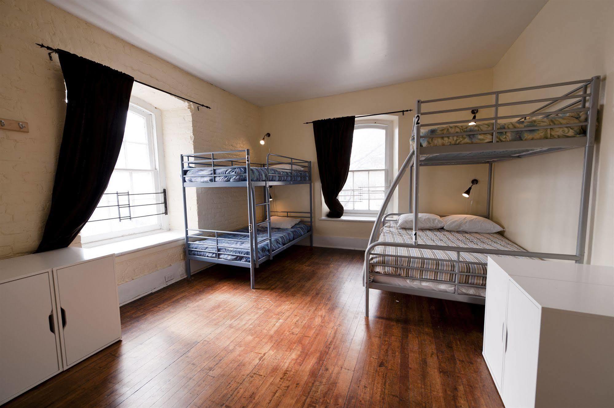 Saintlo Ottawa Jail Hostel Bagian luar foto